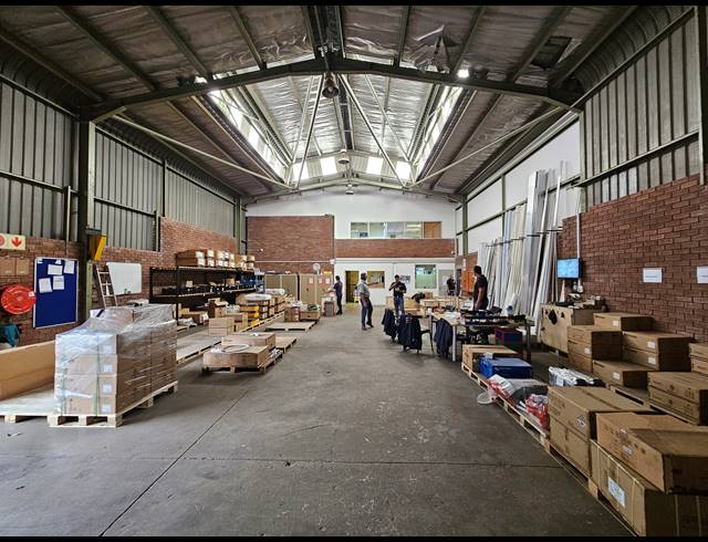 357M² WAREHOUSE TO LET IN JET PARK